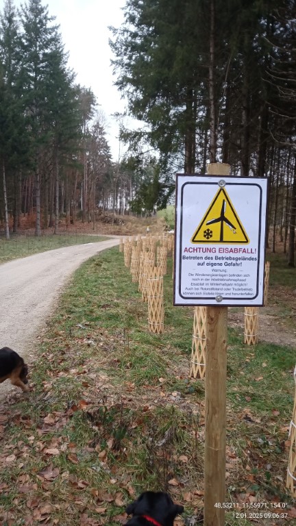Eiswurf-Warnschild Förnbach WKA3